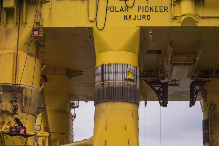 Six Greenpeace Climbers Scale Shells Arctic-Bound Oil Rig